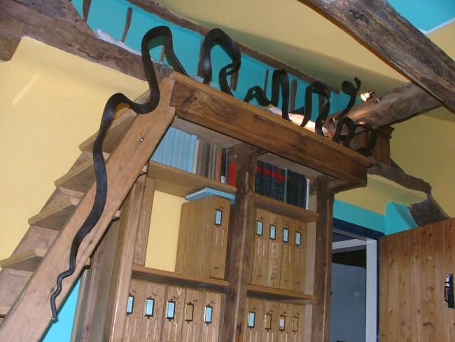 Grabrail for mezzanine loft bed, forged steel